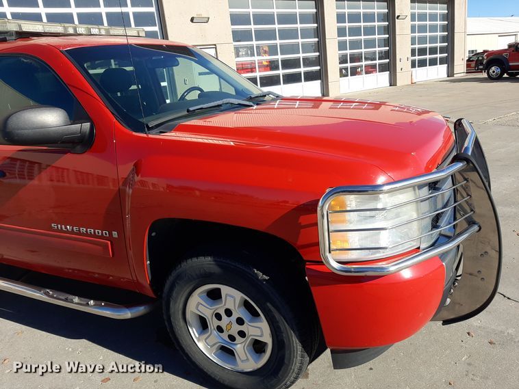 image for item LX9828 2009 Chevrolet Silverado 1500  Crew Cab pickup truck