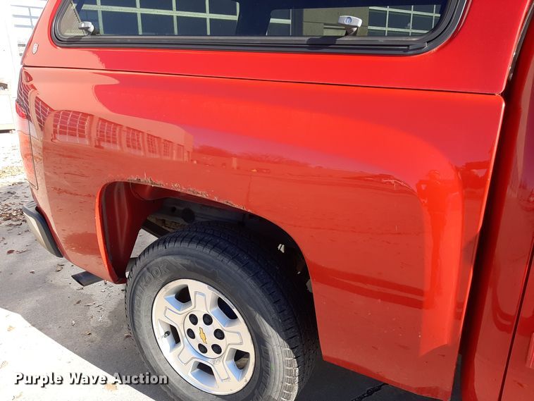 image for item LX9828 2009 Chevrolet Silverado 1500  Crew Cab pickup truck