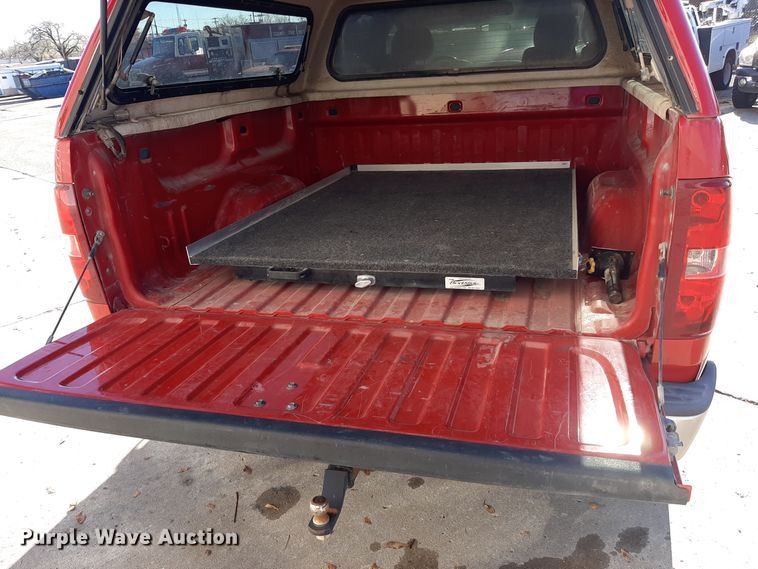 image for item LX9828 2009 Chevrolet Silverado 1500  Crew Cab pickup truck