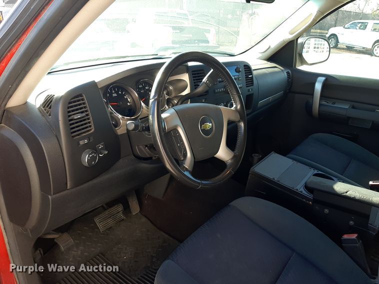 image for item LX9828 2009 Chevrolet Silverado 1500  Crew Cab pickup truck