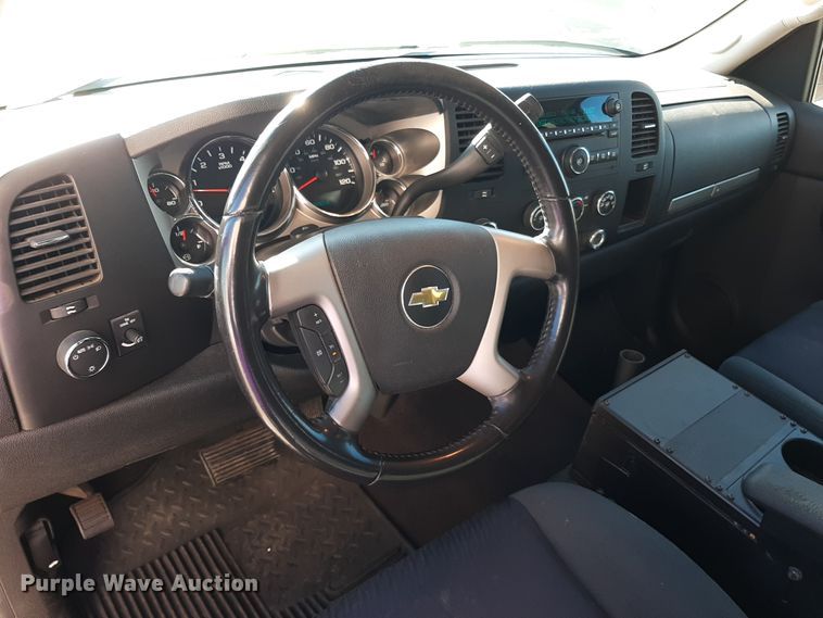 image for item LX9828 2009 Chevrolet Silverado 1500  Crew Cab pickup truck