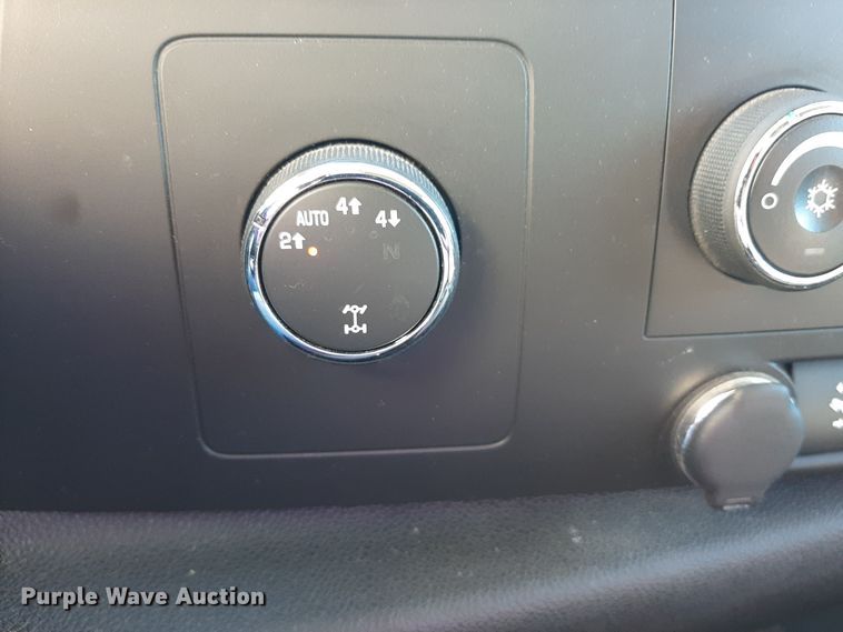 image for item LX9828 2009 Chevrolet Silverado 1500  Crew Cab pickup truck