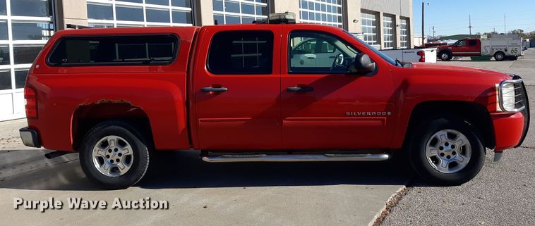 image for item LX9829 2009 Chevrolet Silverado 1500  Crew Cab pickup truck