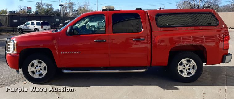 image for item LX9829 2009 Chevrolet Silverado 1500  Crew Cab pickup truck