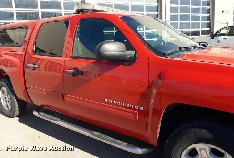 image for item LX9829 2009 Chevrolet Silverado 1500  Crew Cab pickup truck