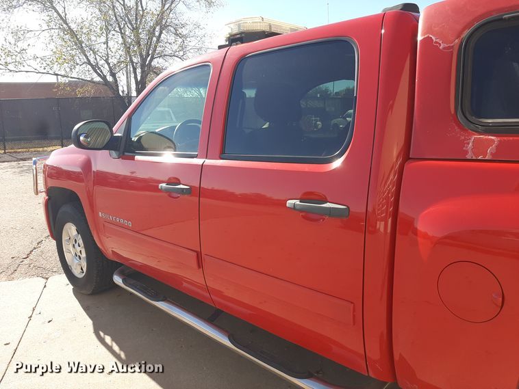 image for item LX9829 2009 Chevrolet Silverado 1500  Crew Cab pickup truck