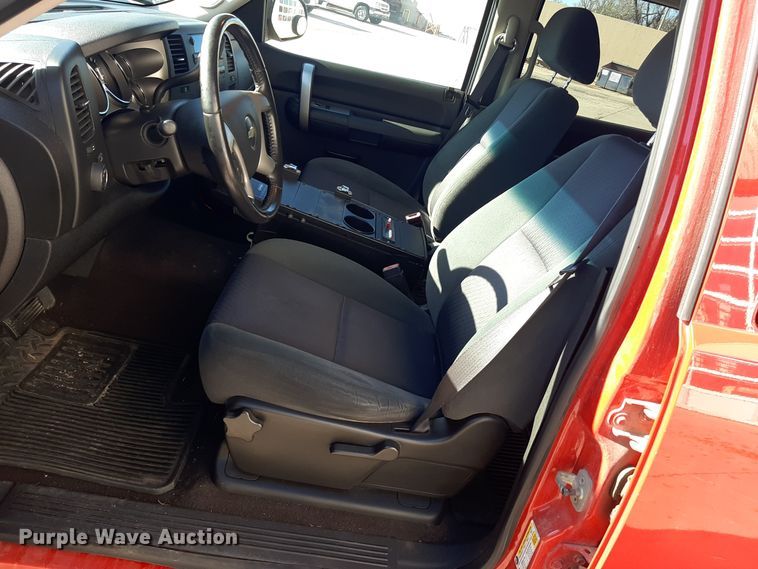 image for item LX9829 2009 Chevrolet Silverado 1500  Crew Cab pickup truck