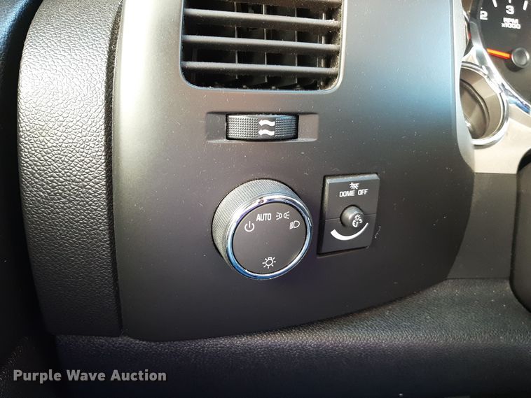 image for item LX9829 2009 Chevrolet Silverado 1500  Crew Cab pickup truck