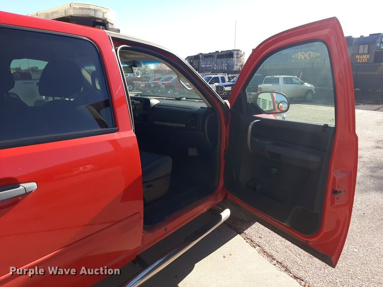 image for item LX9829 2009 Chevrolet Silverado 1500  Crew Cab pickup truck