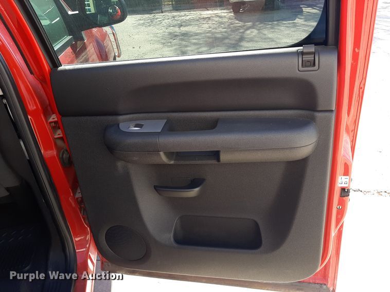 image for item LX9829 2009 Chevrolet Silverado 1500  Crew Cab pickup truck