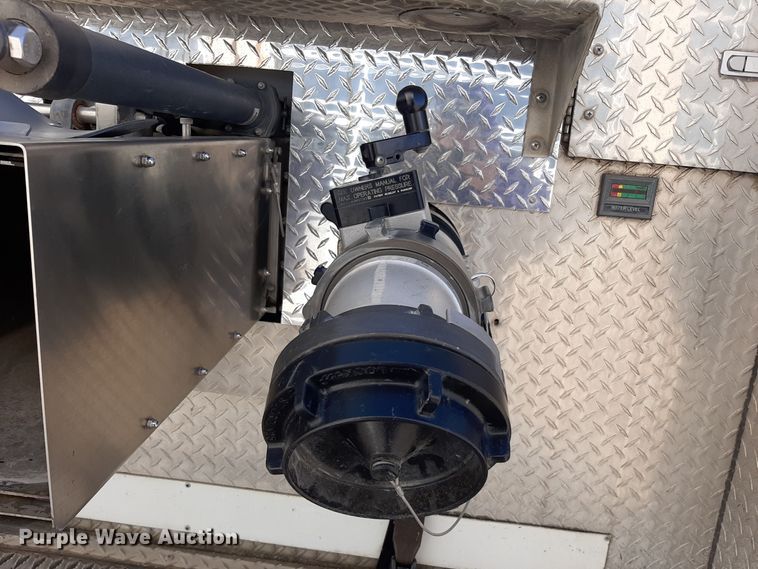 image for item LX9830 2000 Freightliner FL80  pumper fire truck