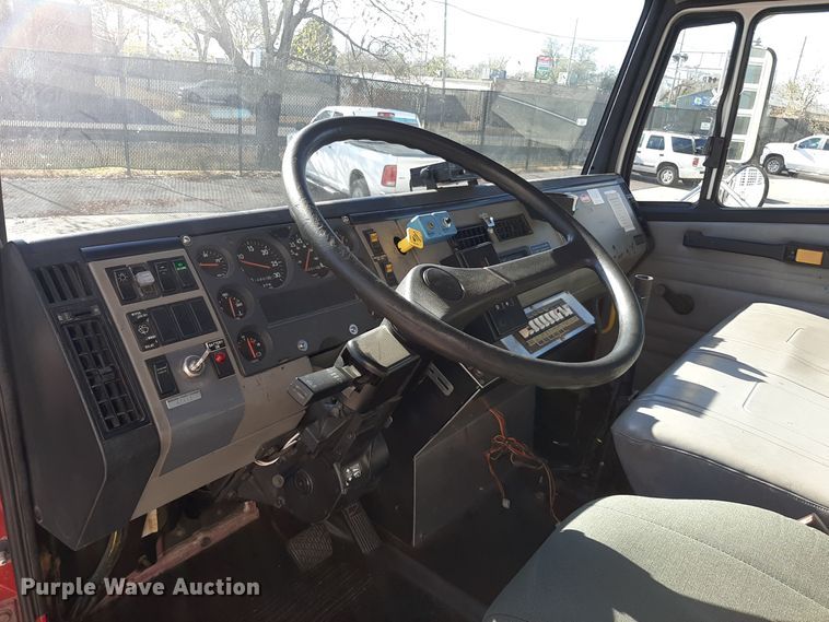 image for item LX9830 2000 Freightliner FL80  pumper fire truck