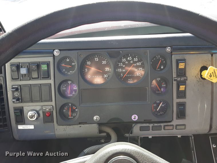 image for item LX9830 2000 Freightliner FL80  pumper fire truck