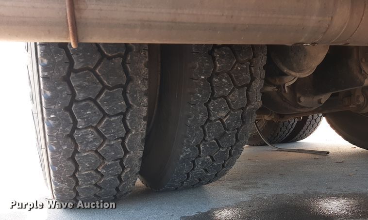 image for item LX9830 2000 Freightliner FL80  pumper fire truck