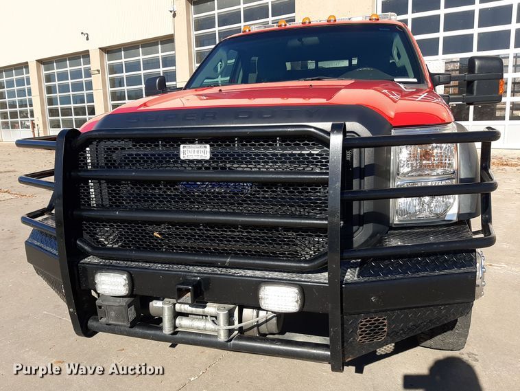 image for item LX9831 2013 Ford F550 Super Duty  Crew Cab rescue vehicle