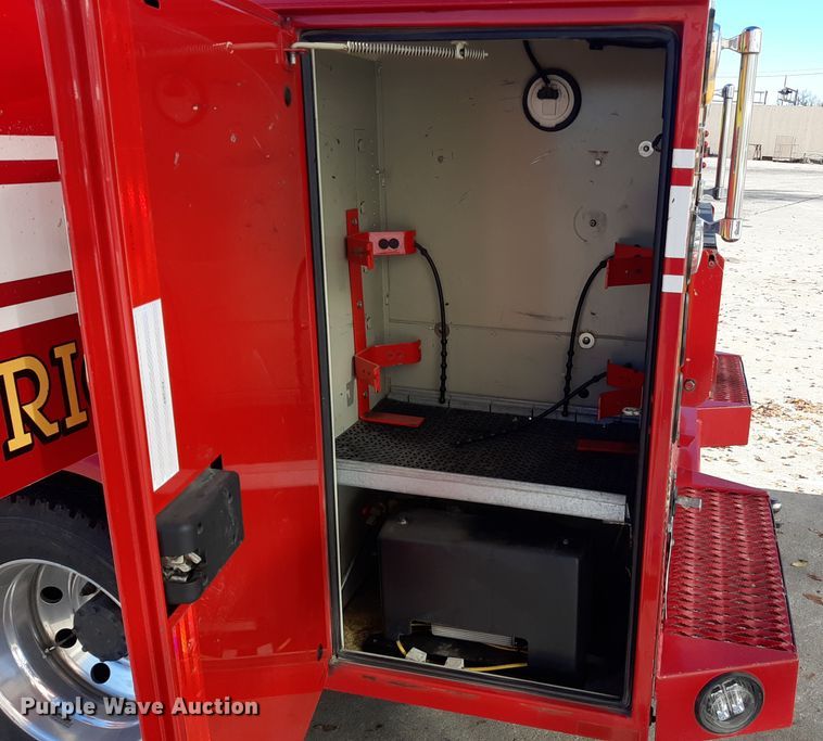 image for item LX9831 2013 Ford F550 Super Duty  Crew Cab rescue vehicle