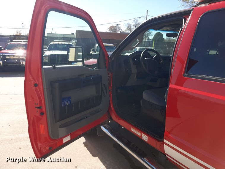 image for item LX9831 2013 Ford F550 Super Duty  Crew Cab rescue vehicle