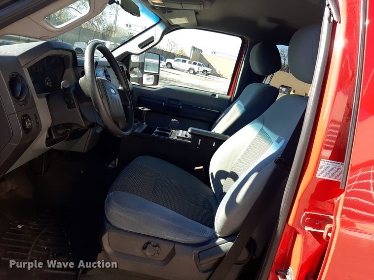 image for item LX9831 2013 Ford F550 Super Duty  Crew Cab rescue vehicle