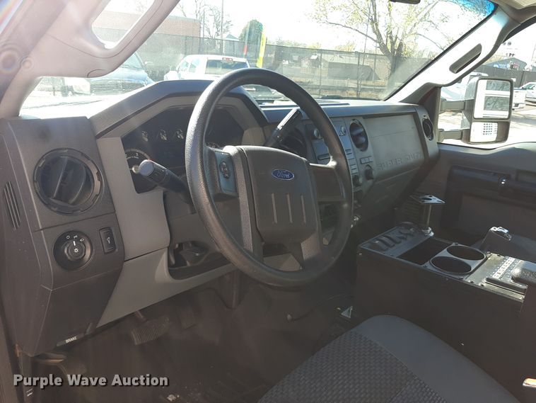 image for item LX9831 2013 Ford F550 Super Duty  Crew Cab rescue vehicle