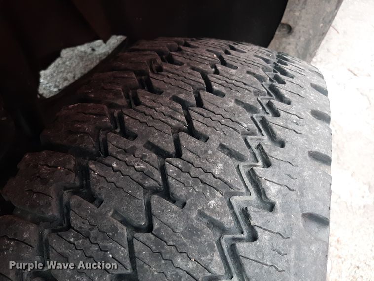 image for item LX9831 2013 Ford F550 Super Duty  Crew Cab rescue vehicle