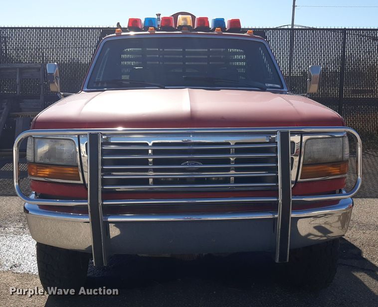 image for item LX9832 1992 Ford F350  brush fire truck