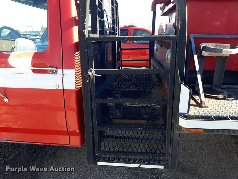 image for item LX9832 1992 Ford F350  brush fire truck