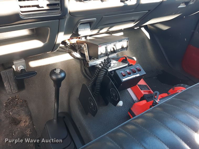 image for item LX9832 1992 Ford F350  brush fire truck