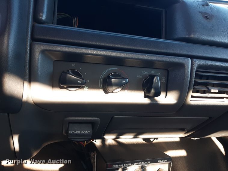 image for item LX9832 1992 Ford F350  brush fire truck