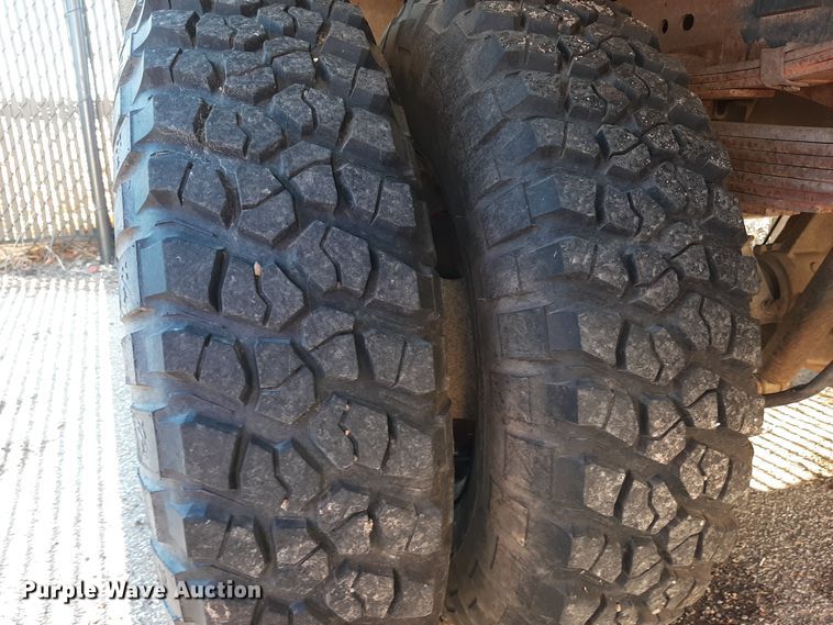 image for item LX9832 1992 Ford F350  brush fire truck