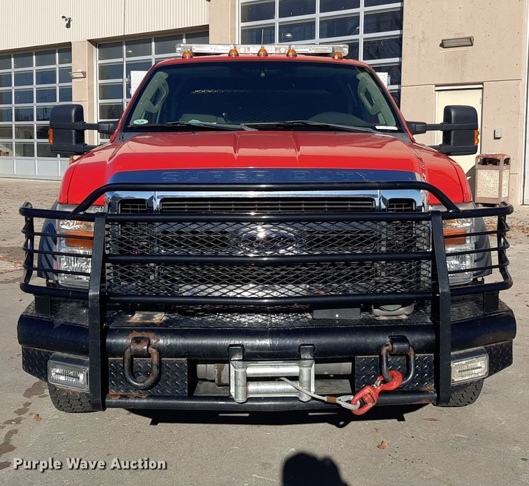 image for item LX9833 2010 Ford F550 Super Duty  Crew Cab rescue vehicle