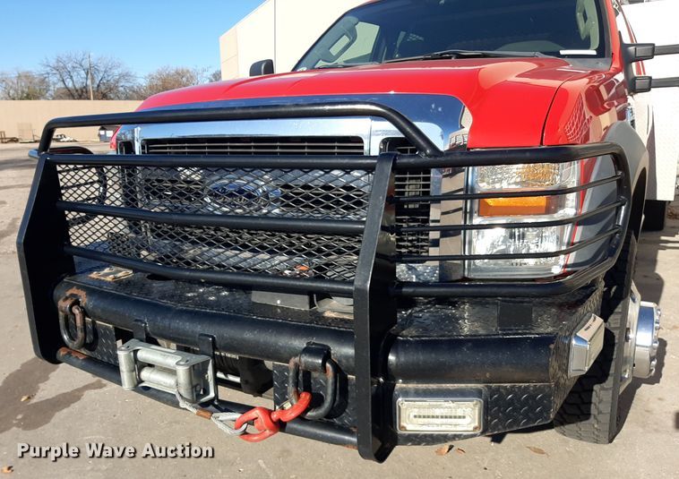 image for item LX9833 2010 Ford F550 Super Duty  Crew Cab rescue vehicle