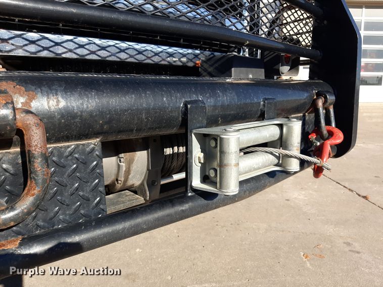 image for item LX9833 2010 Ford F550 Super Duty  Crew Cab rescue vehicle