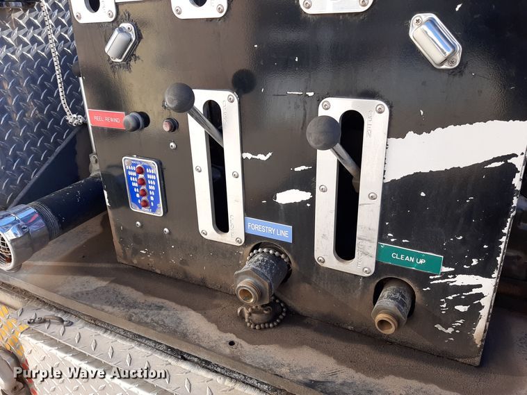 image for item LX9833 2010 Ford F550 Super Duty  Crew Cab rescue vehicle