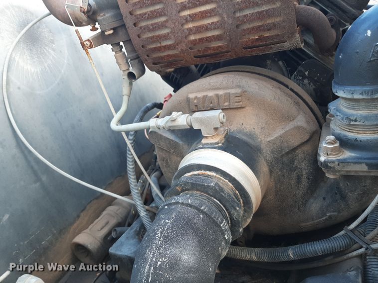 image for item LX9833 2010 Ford F550 Super Duty  Crew Cab rescue vehicle