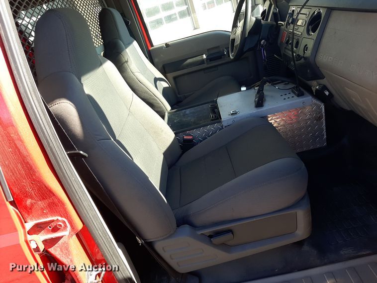 image for item LX9833 2010 Ford F550 Super Duty  Crew Cab rescue vehicle