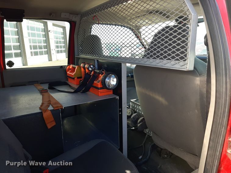 image for item LX9833 2010 Ford F550 Super Duty  Crew Cab rescue vehicle