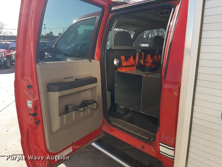 image for item LX9833 2010 Ford F550 Super Duty  Crew Cab rescue vehicle