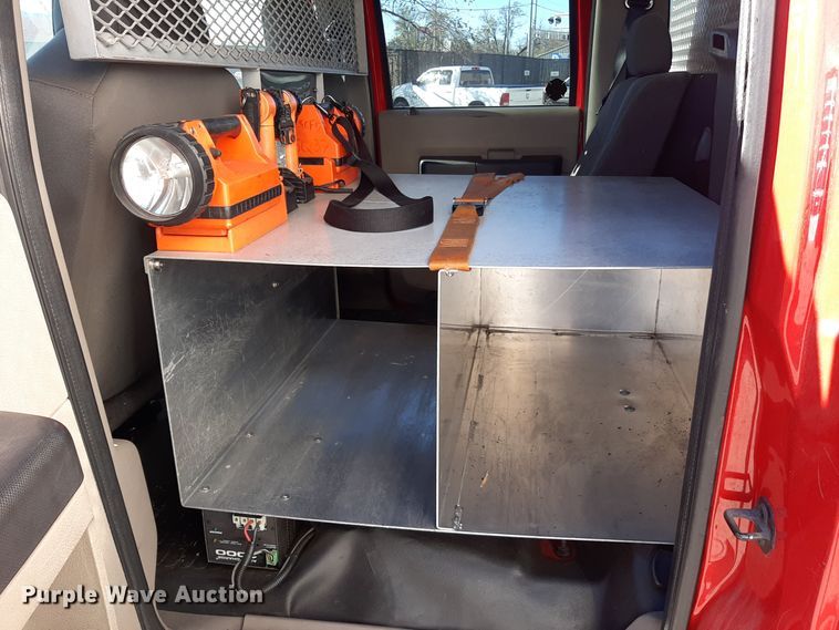 image for item LX9833 2010 Ford F550 Super Duty  Crew Cab rescue vehicle