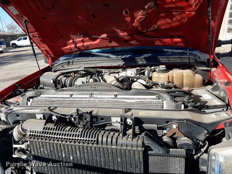 image for item LX9833 2010 Ford F550 Super Duty  Crew Cab rescue vehicle