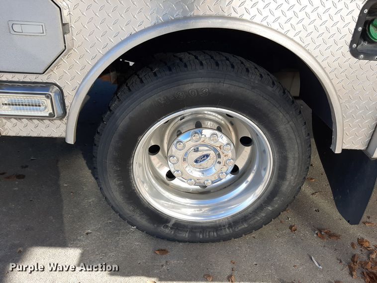 image for item LX9833 2010 Ford F550 Super Duty  Crew Cab rescue vehicle