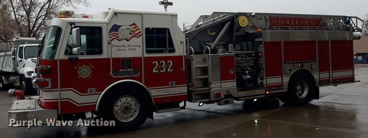 image for item LX9881 2007 Sutphen SL-75  Quint fire truck