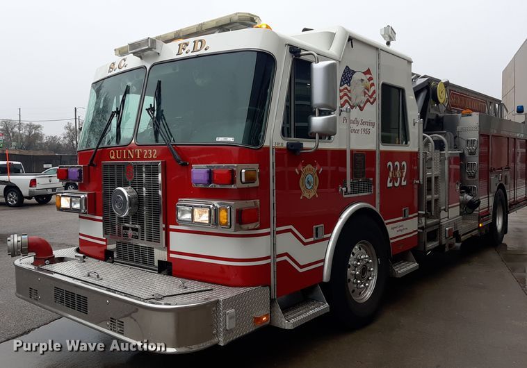image for item LX9881 2007 Sutphen SL-75  Quint fire truck
