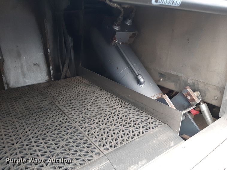 image for item LX9881 2007 Sutphen SL-75  Quint fire truck