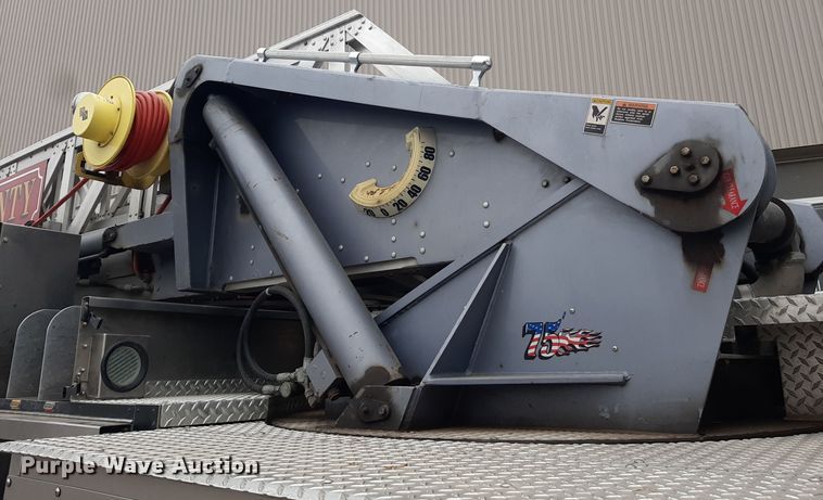 image for item LX9881 2007 Sutphen SL-75  Quint fire truck