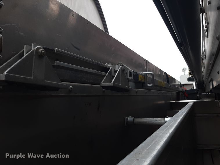 image for item LX9881 2007 Sutphen SL-75  Quint fire truck