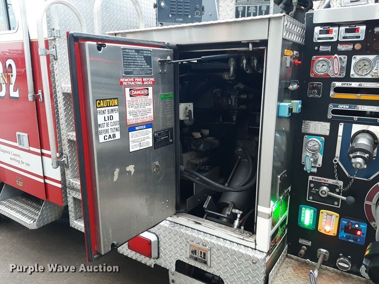 image for item LX9881 2007 Sutphen SL-75  Quint fire truck