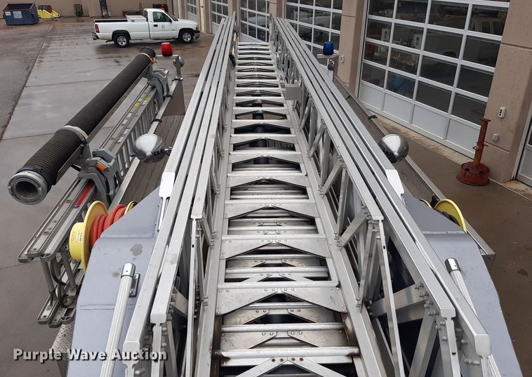 image for item LX9881 2007 Sutphen SL-75  Quint fire truck