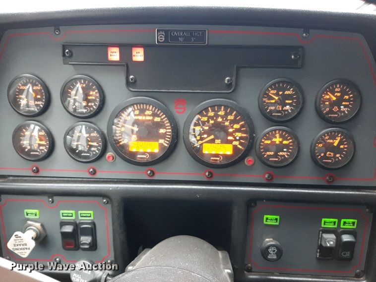 image for item LX9881 2007 Sutphen SL-75  Quint fire truck