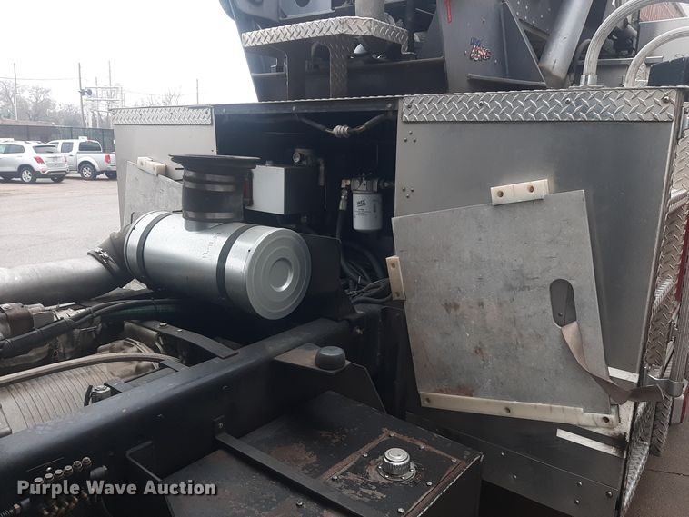 image for item LX9881 2007 Sutphen SL-75  Quint fire truck