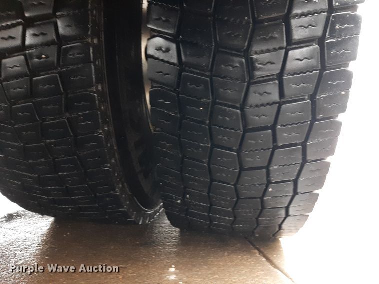 image for item LX9881 2007 Sutphen SL-75  Quint fire truck